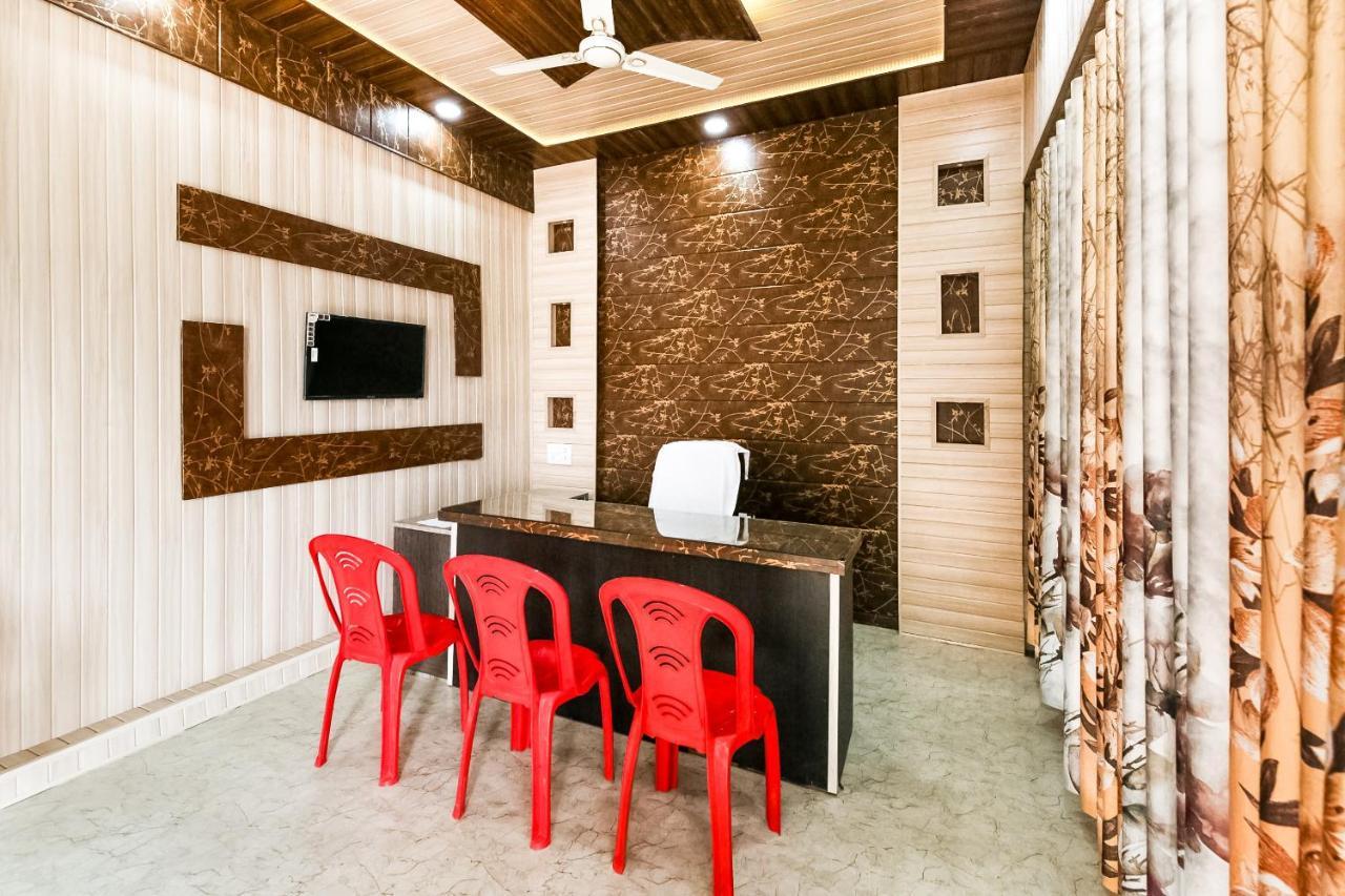 Oyo 69647 Yash Lodge Jabalpur Eksteriør billede