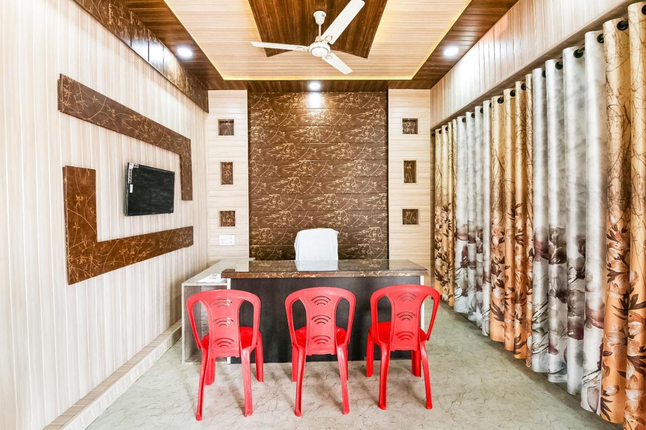 Oyo 69647 Yash Lodge Jabalpur Eksteriør billede