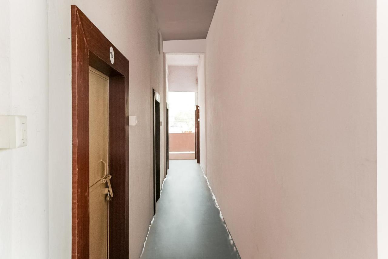 Oyo 69647 Yash Lodge Jabalpur Eksteriør billede